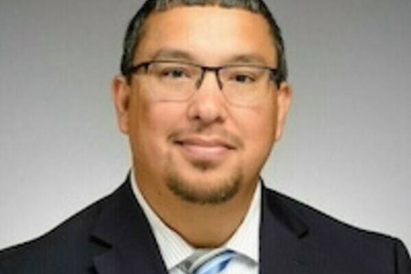 Headshot of Roberto Casarez